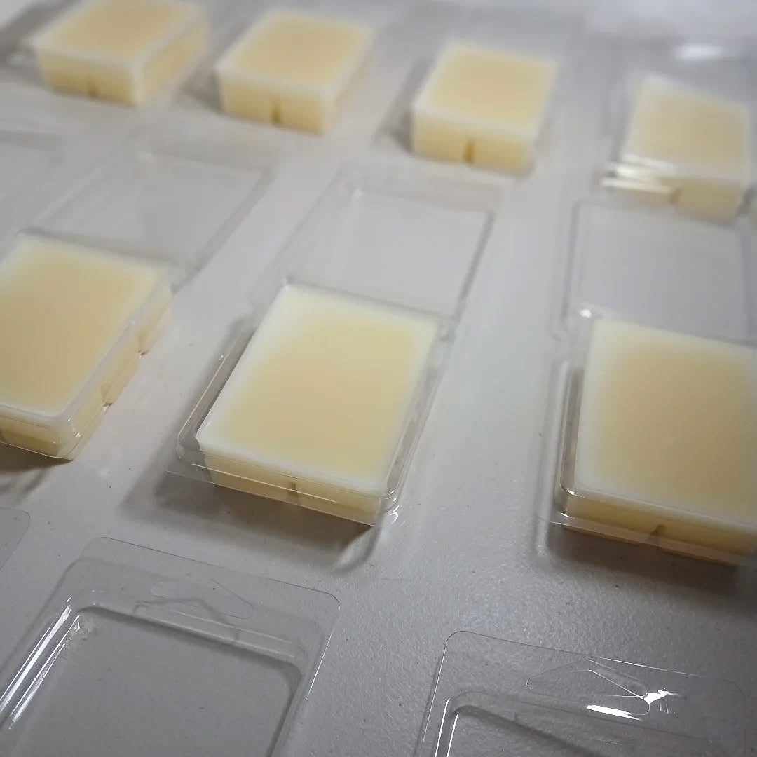 BLUEBERRY COBBLER — SOY WAX MELT (SCENTED)