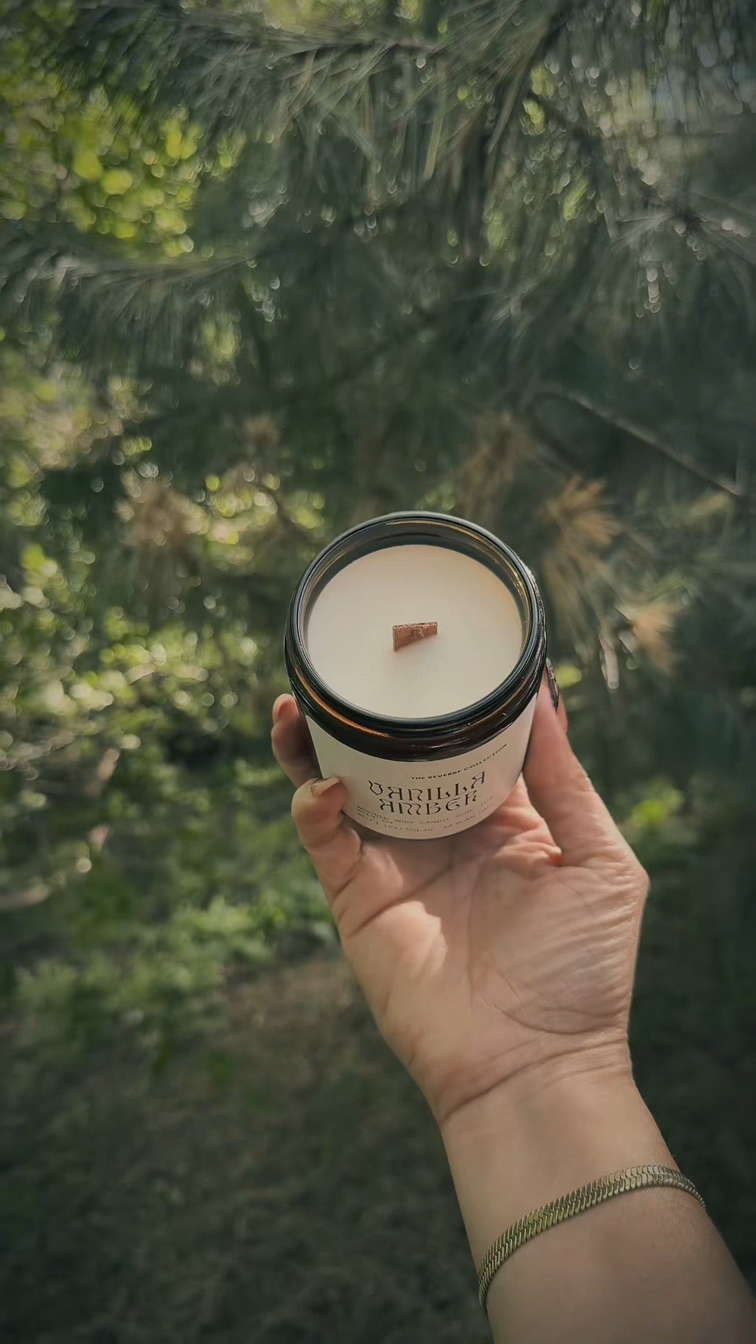 VANILLA AMBER SOY WAX CANDLE