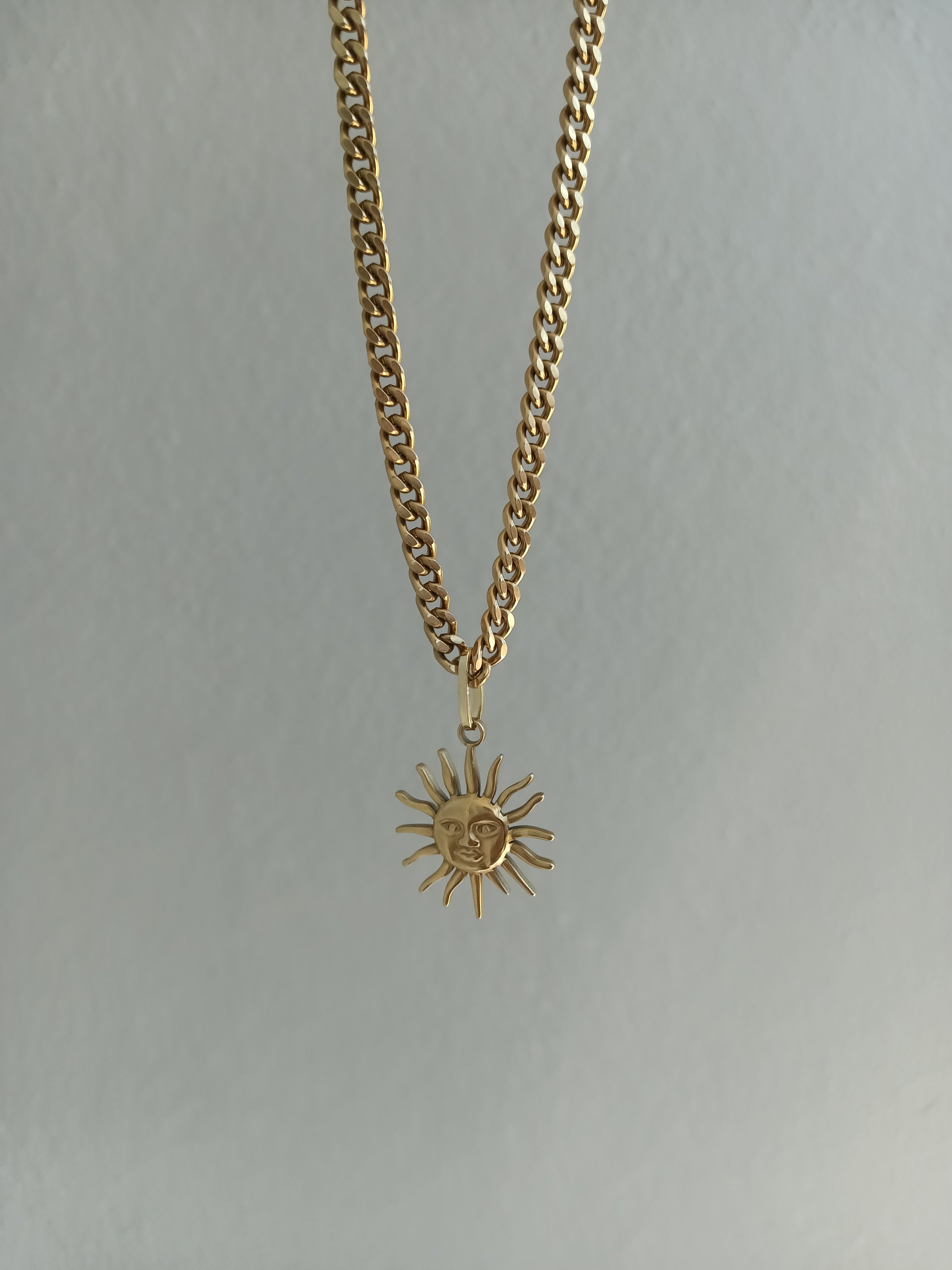 SUN VIBE CHAIN NECKLACE