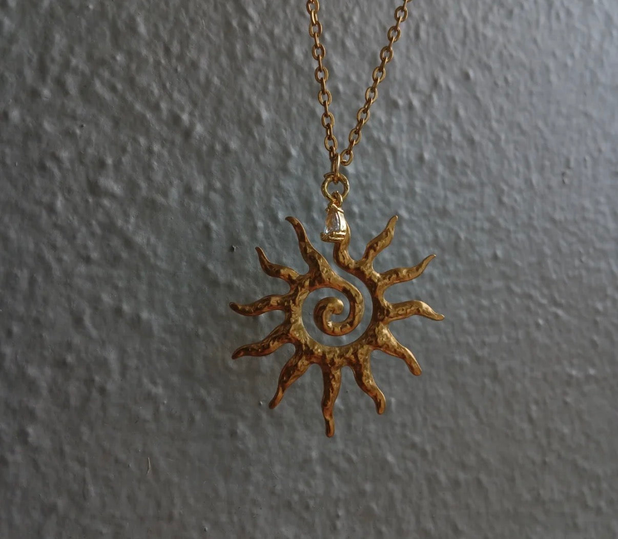 SOLELY NECKLACE