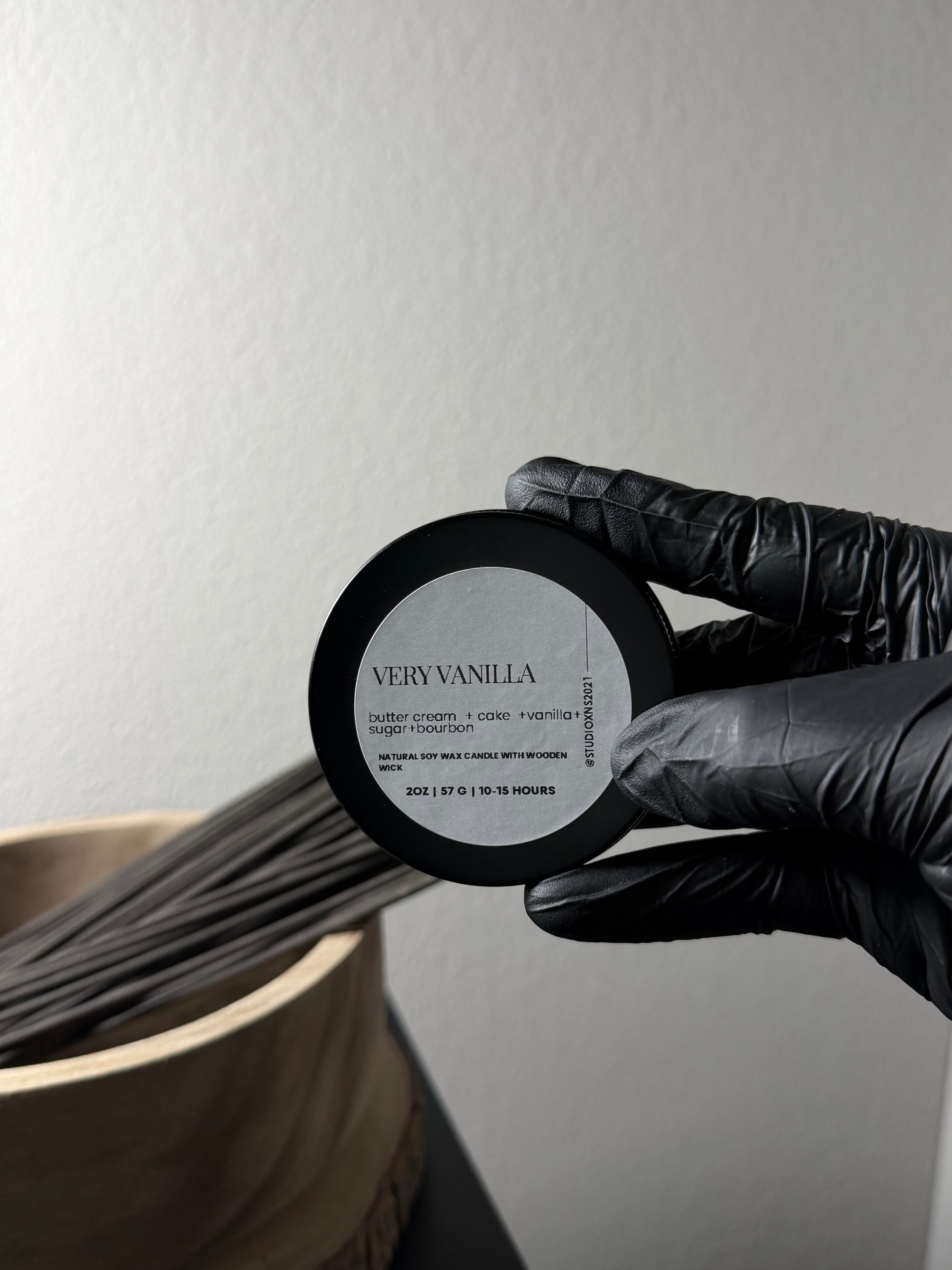 VERY VANILLA TRAVEL TIN CANDLE