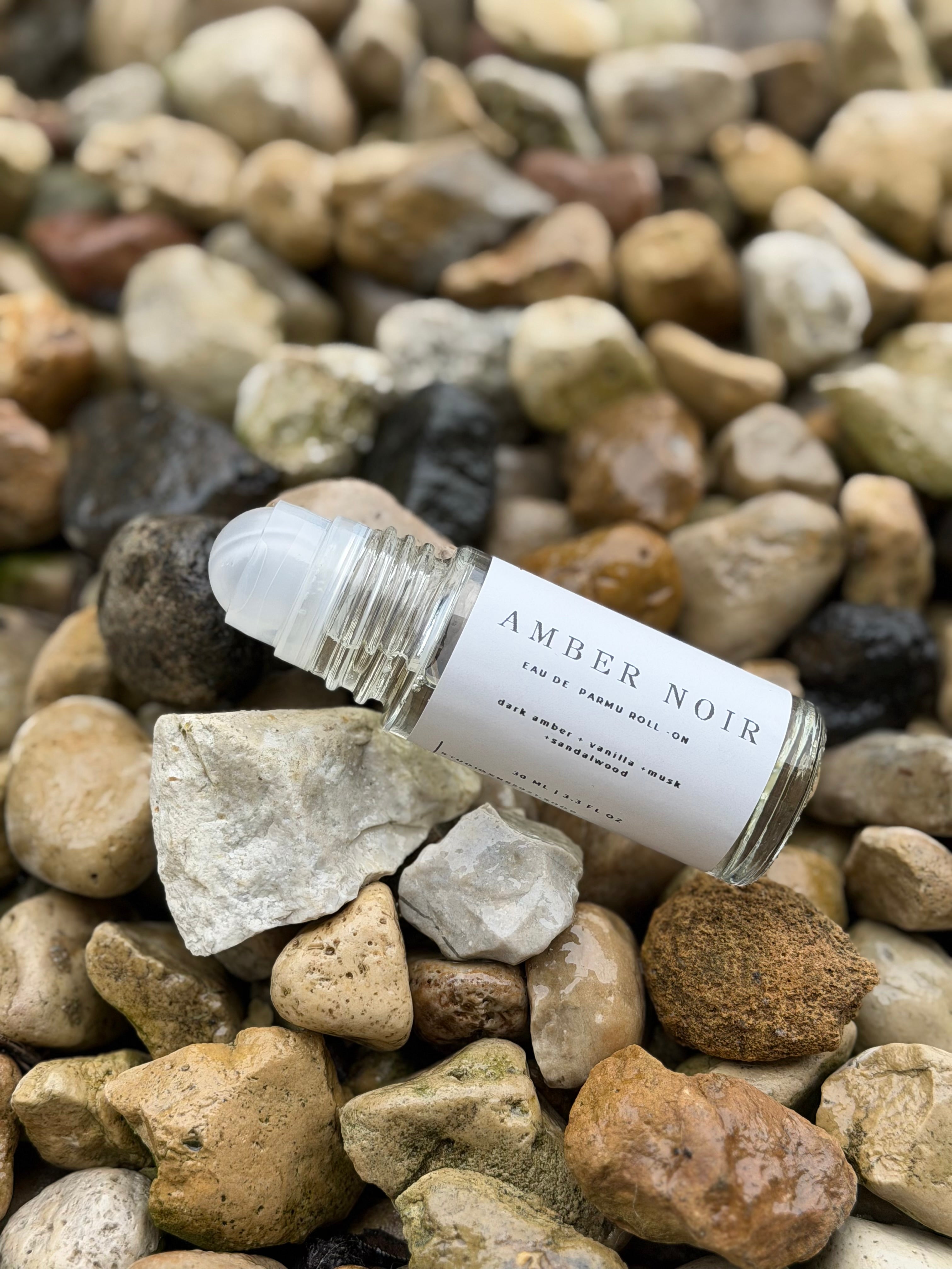 AMBER NOIR  EAU DE PARFUM ROLL  - ON