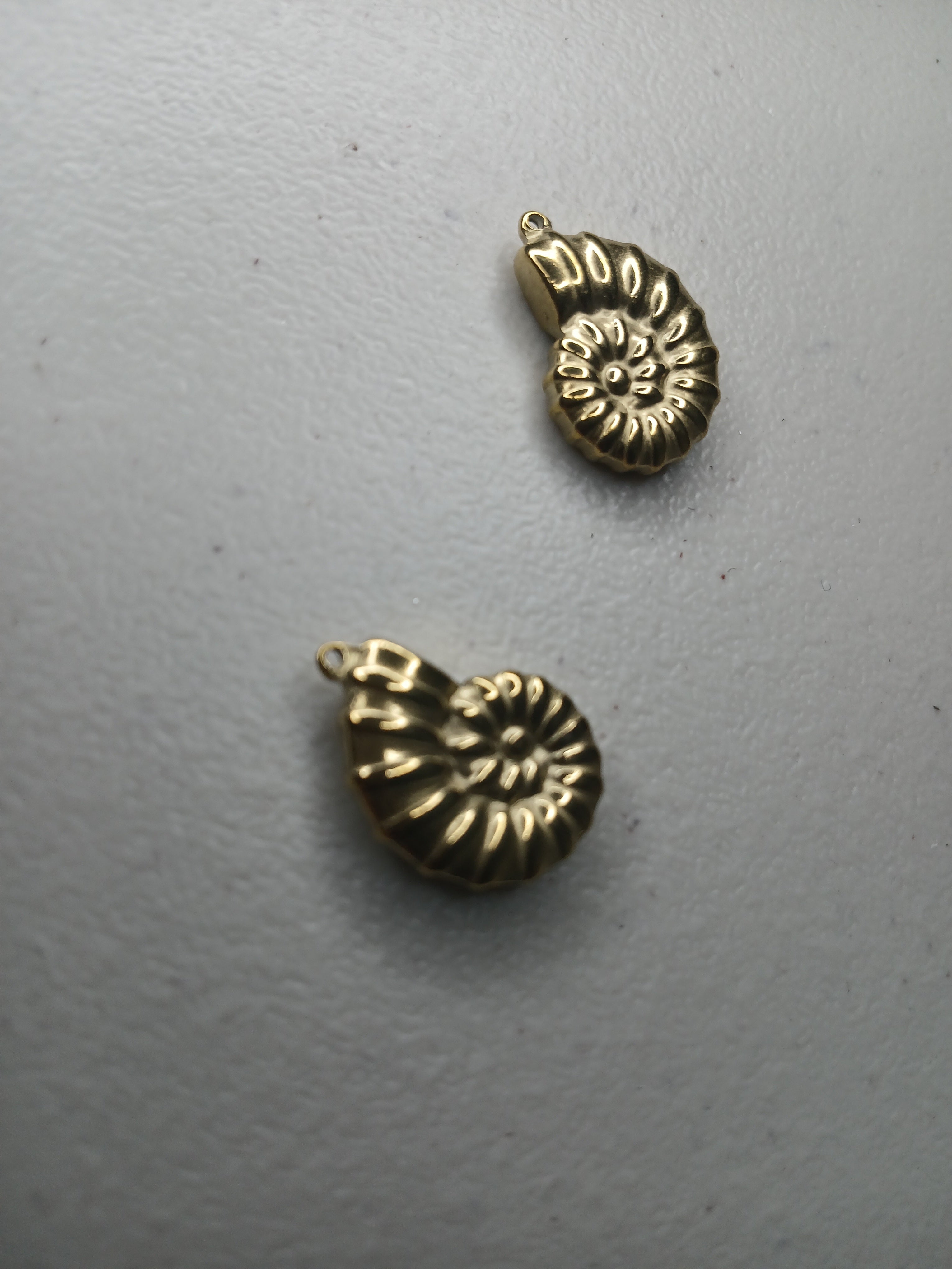 GOLDEN TINDEL CHARM