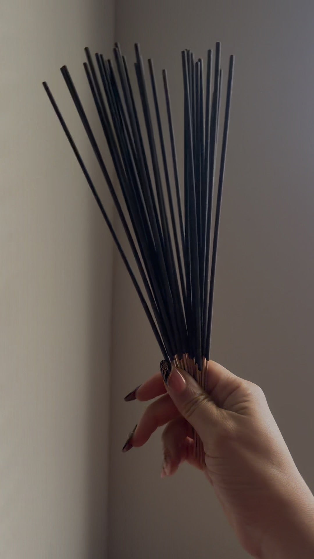 WHITE COPAL HAN -DIPPED PREMIUM INCENSE STICKS