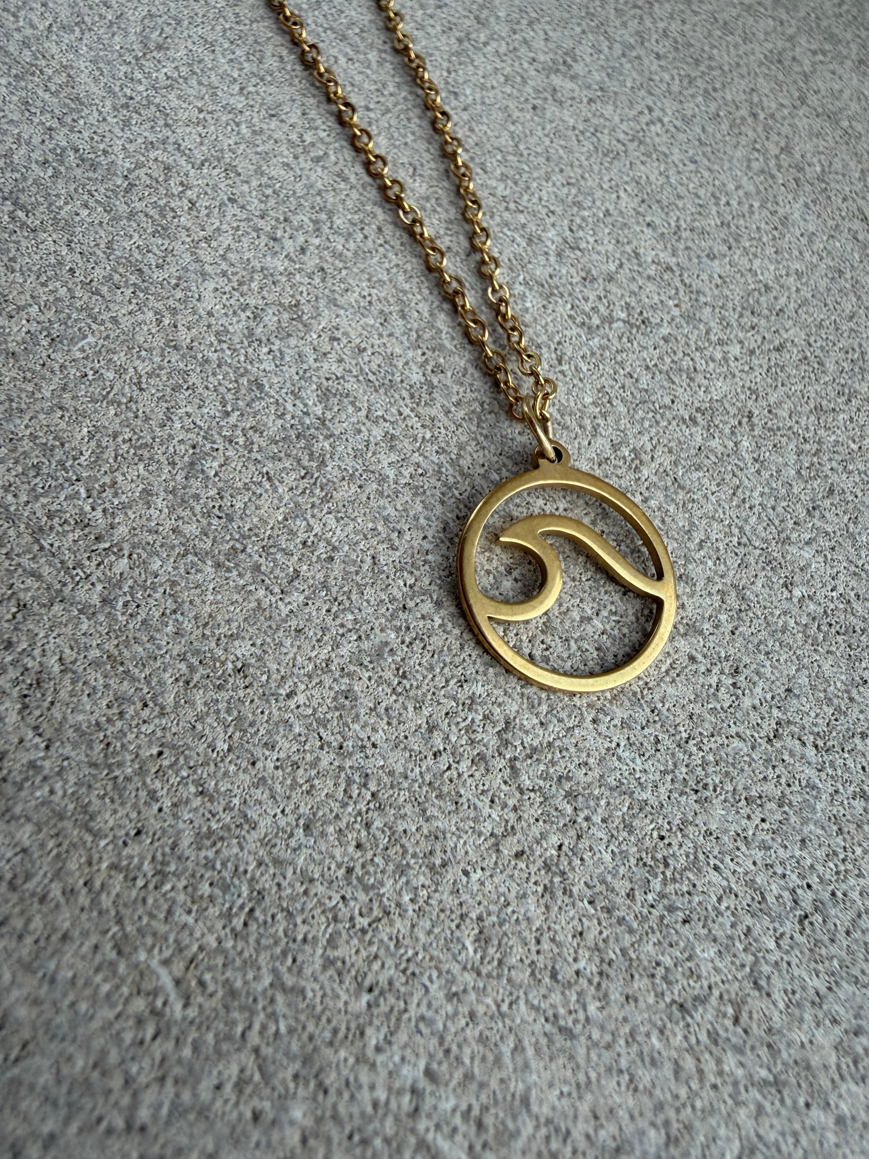 OCEAN WAVE NECKLACE