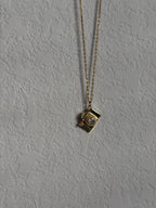 VINTAGE CAMARA NECKLACE