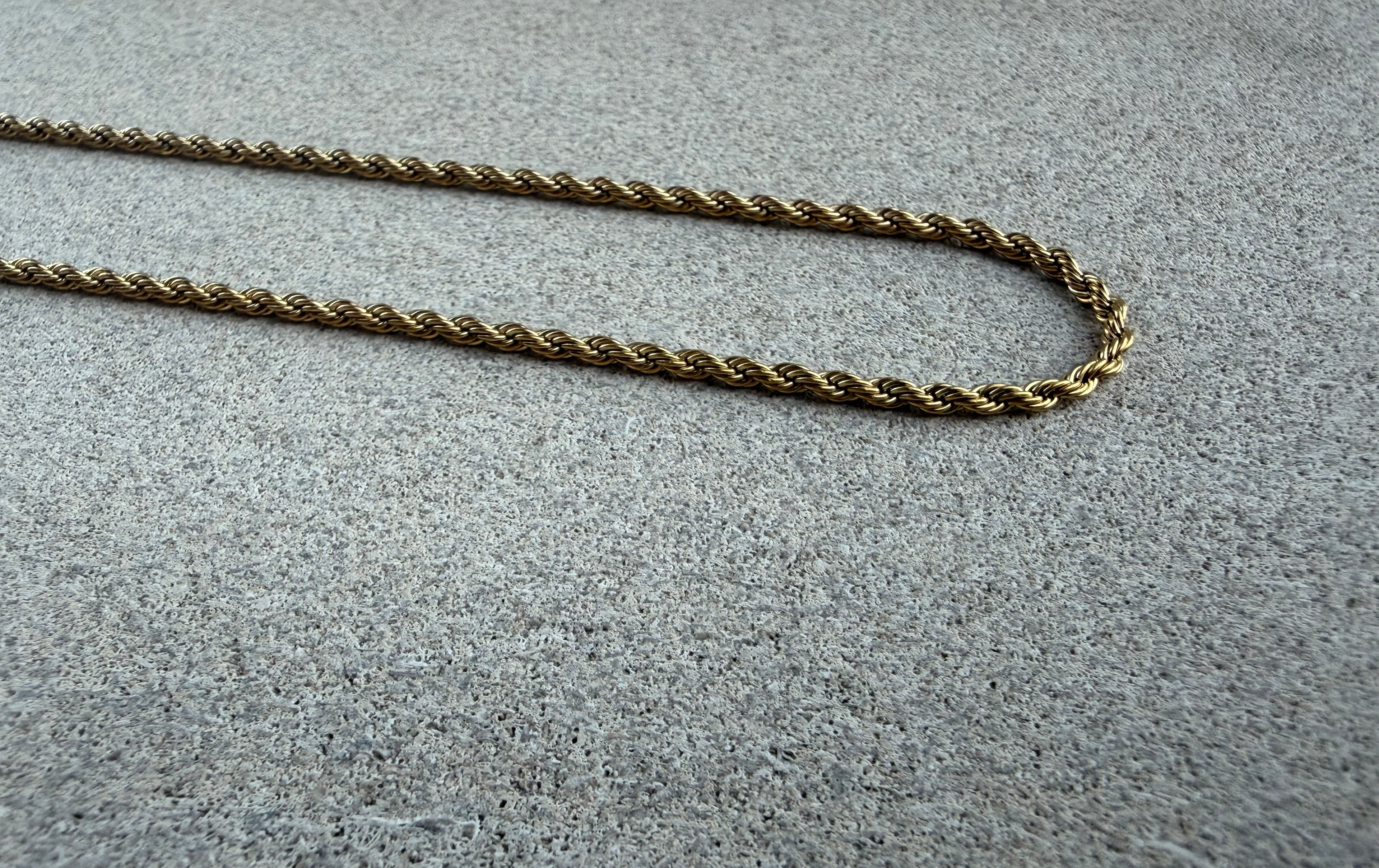 TWISTED ROPE CHAIN NECKLACE