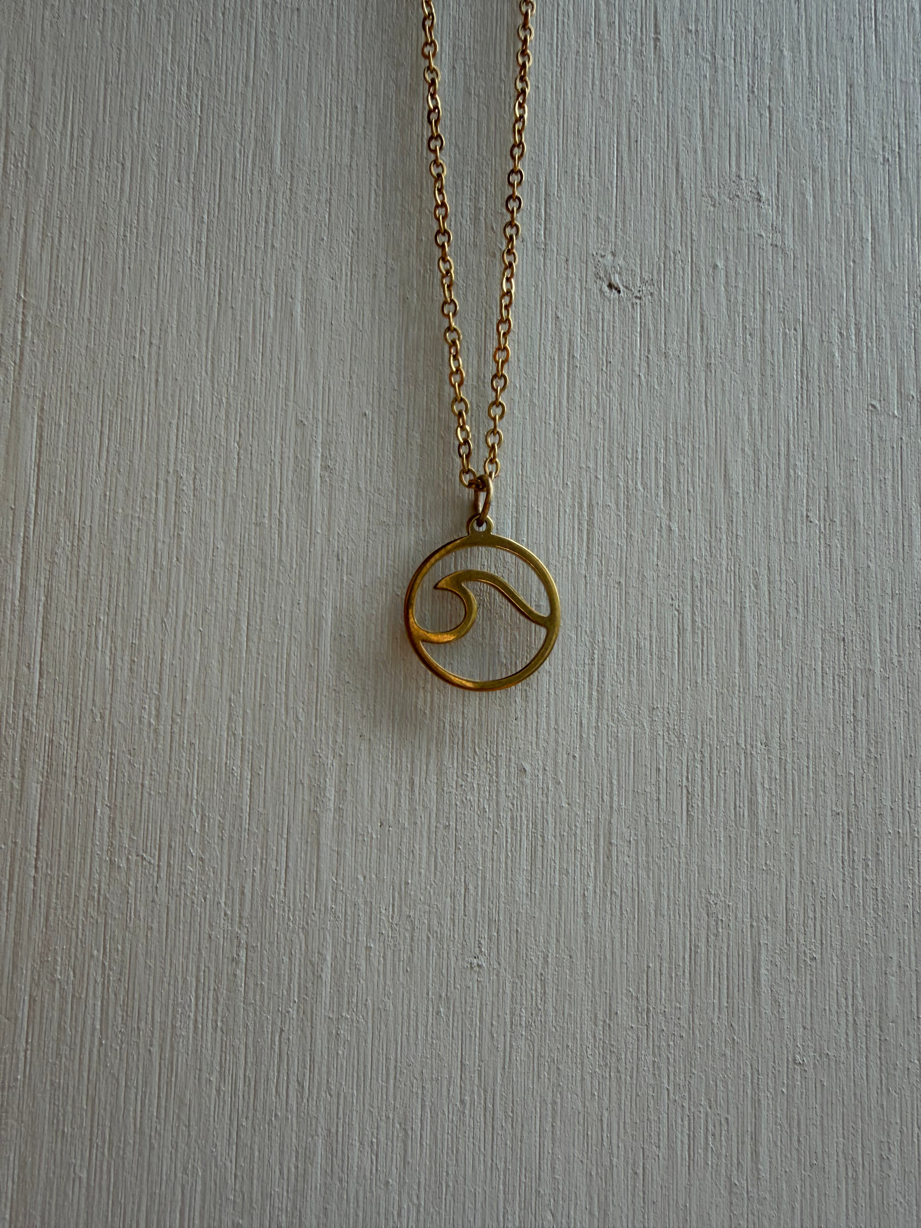 OCEAN WAVE NECKLACE