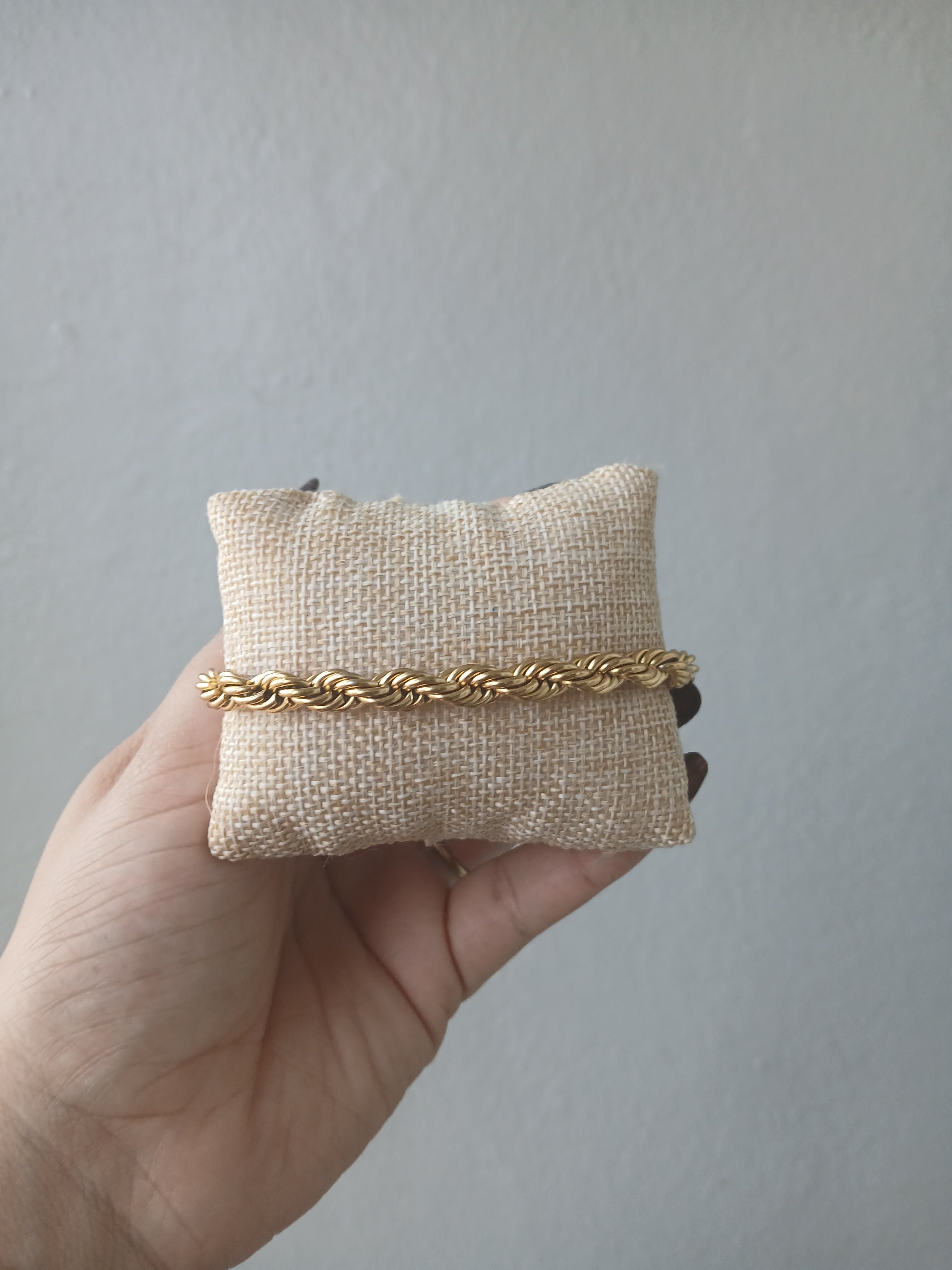 TWISTED ROPE CHAIN BRACELET