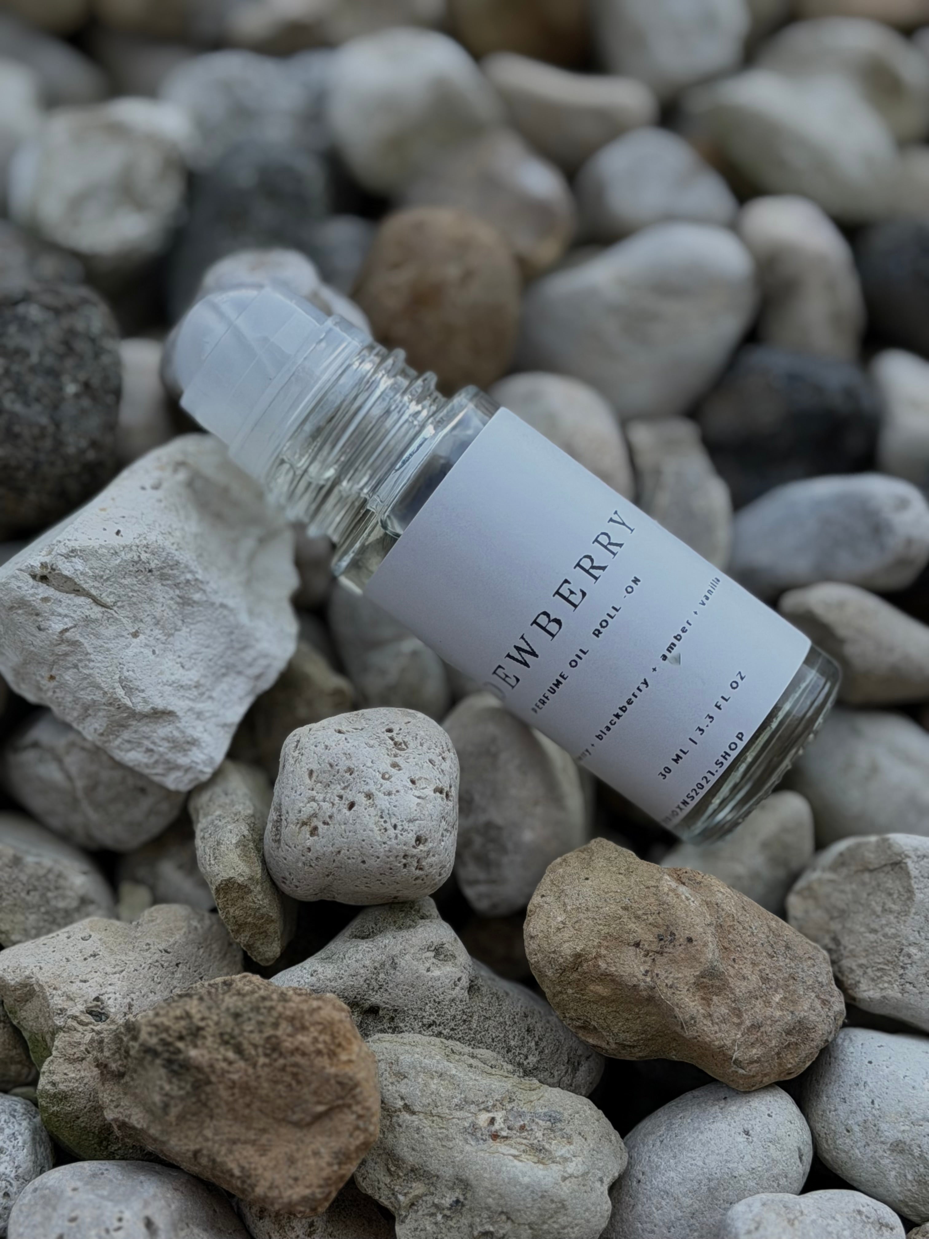 DEWBERRY  PERFUME ROLL OIL - ON