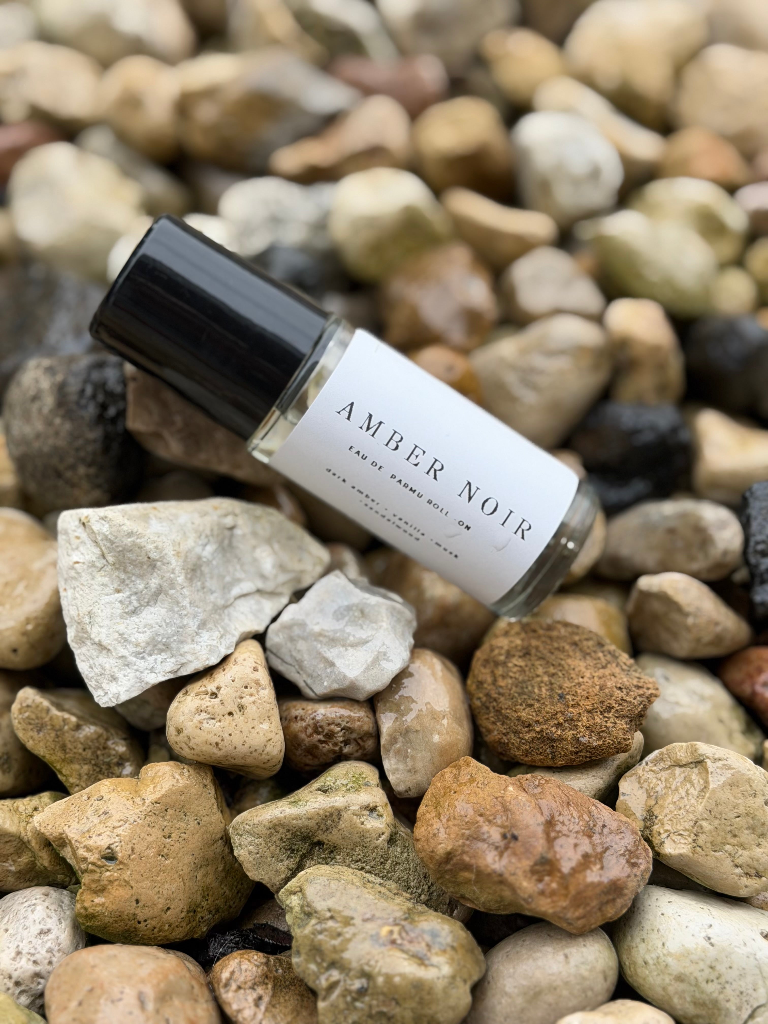 AMBER NOIR  EAU DE PARFUM ROLL  - ON