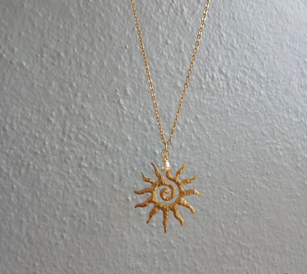 SOLELY NECKLACE