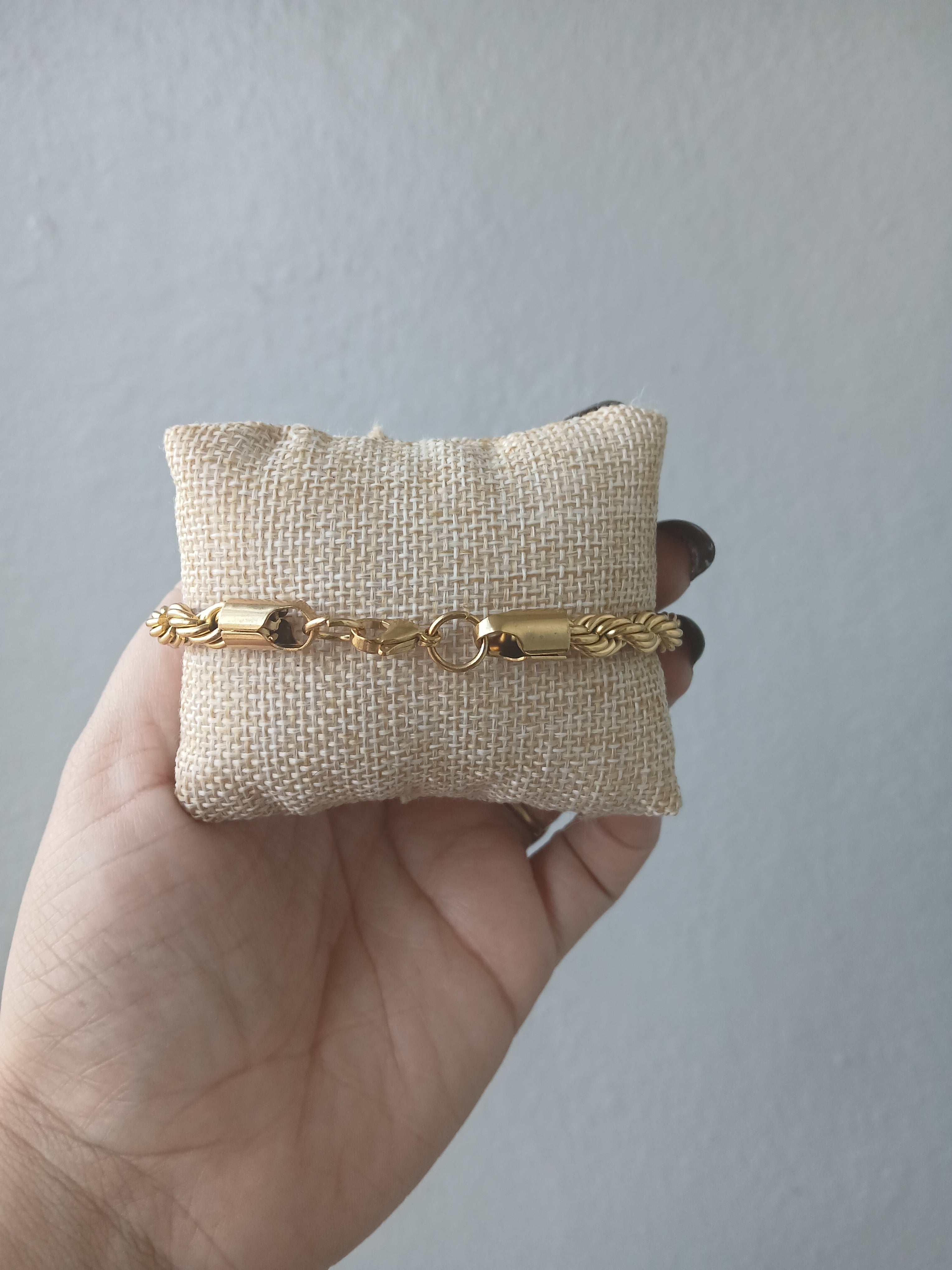 TWISTED ROPE CHAIN BRACELET